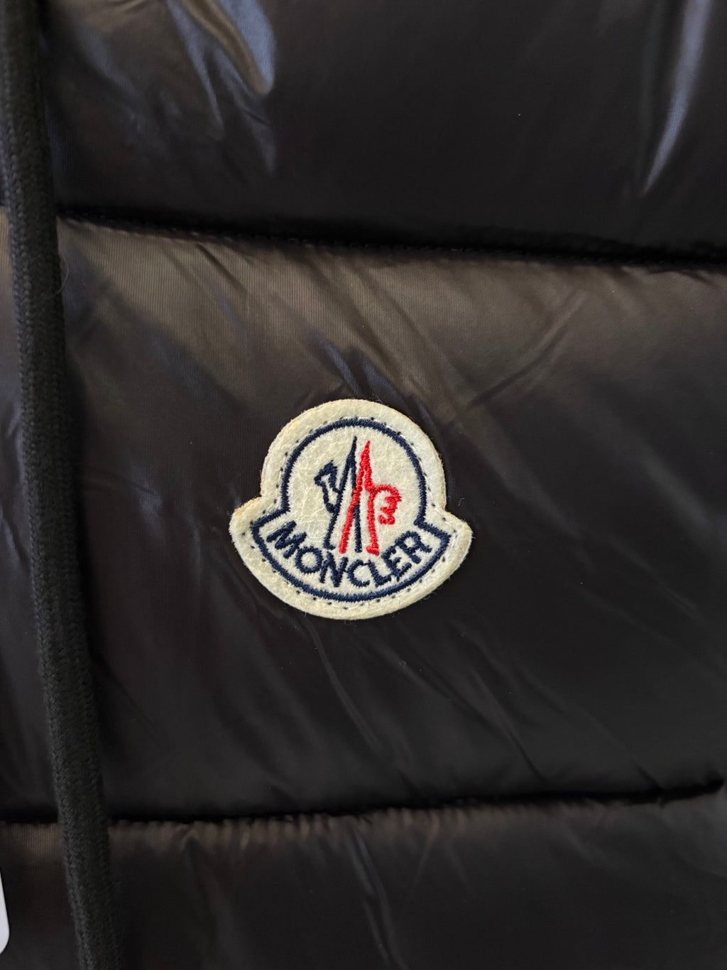 Gilet à capuche en duvet Moncler Luiro