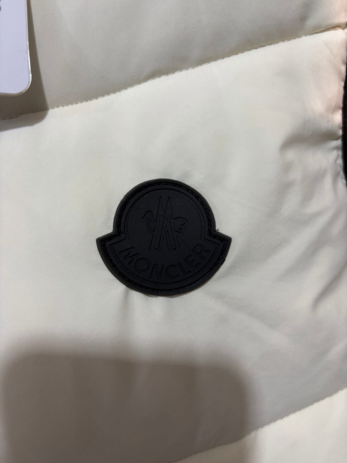 Gilet à capuche en duvet Moncler Guersac