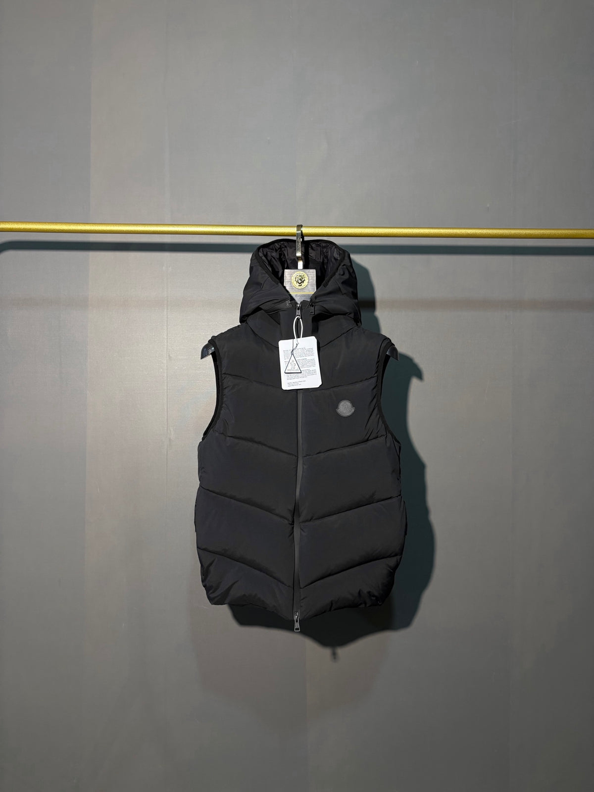 Gilet à capuche en duvet Moncler