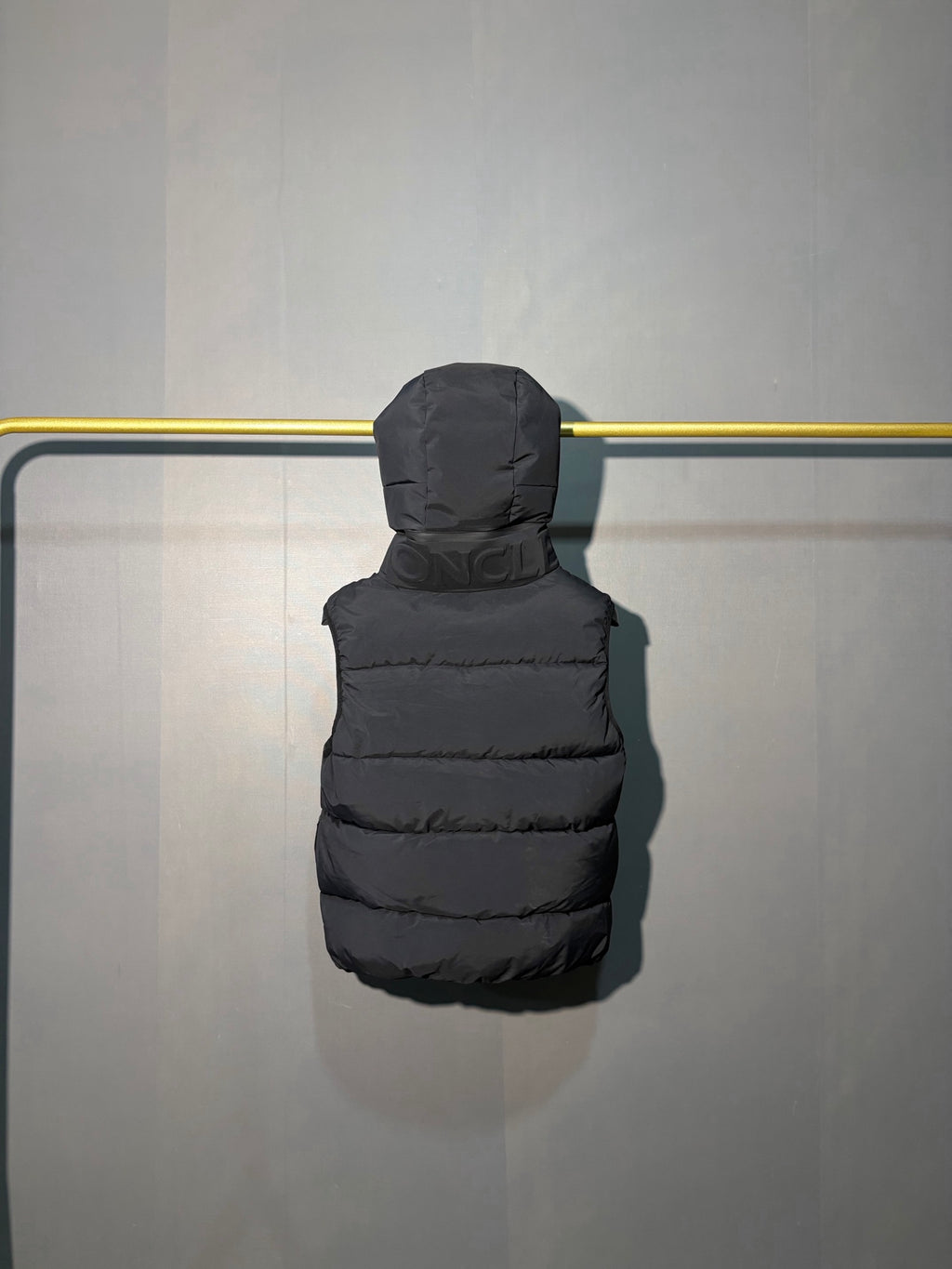 Gilet à capuche en duvet Moncler