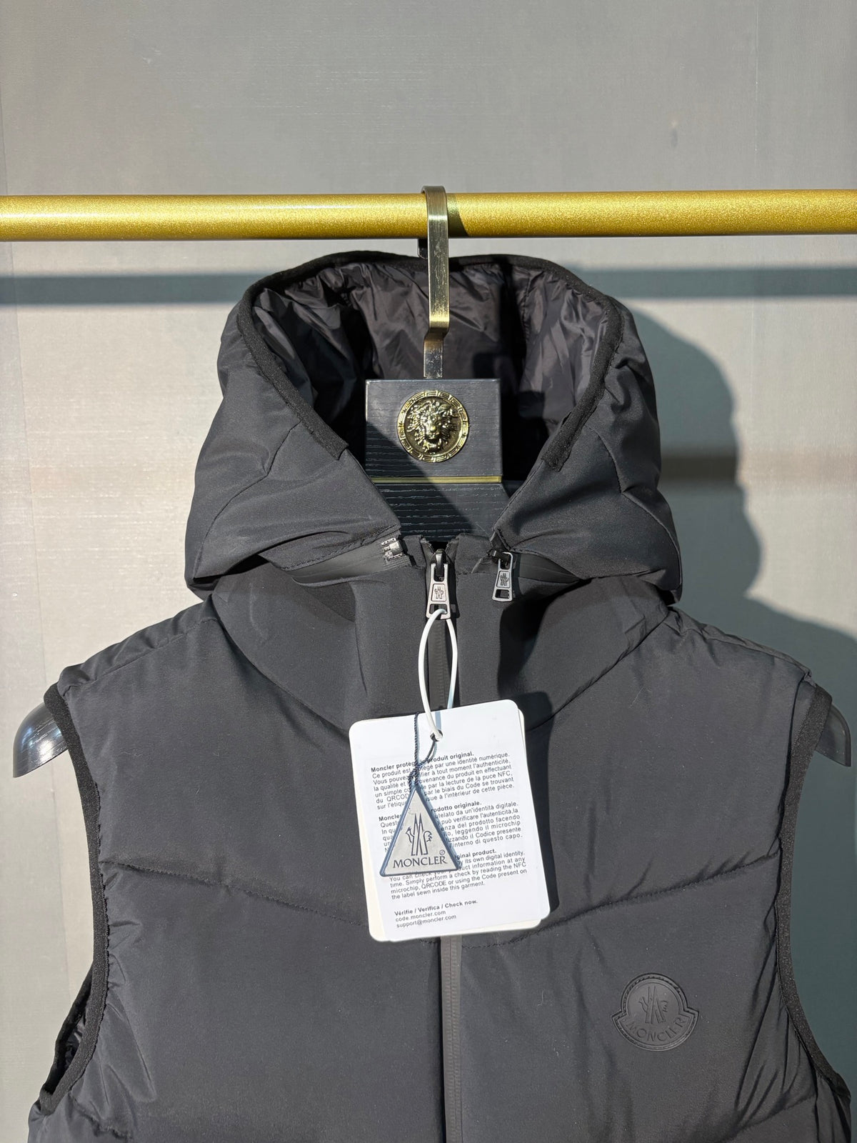 Gilet à capuche en duvet Moncler
