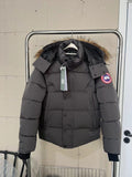 Doudoune courte Canada Goose à capuche avec fourrure