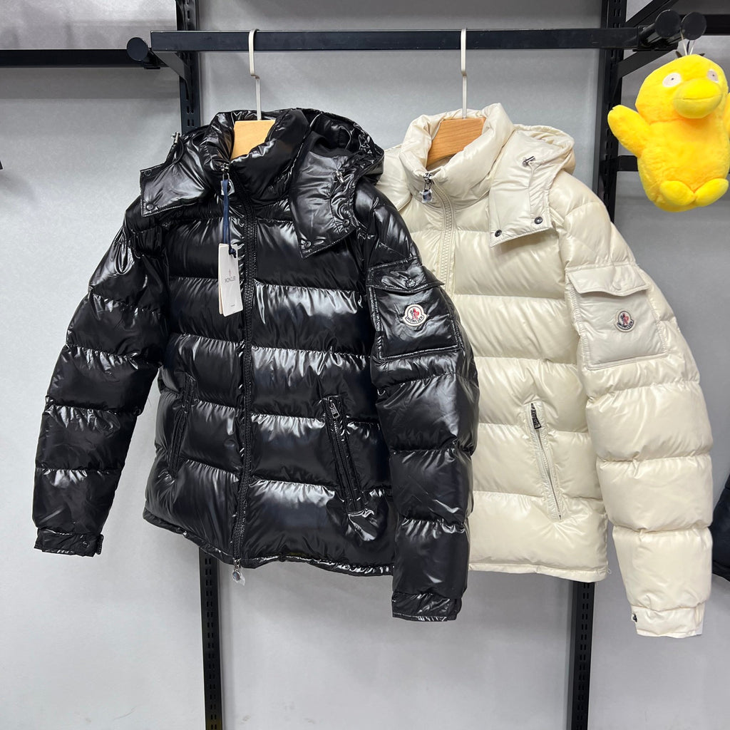 Doudoune courte Moncler brillante à capuche amovible