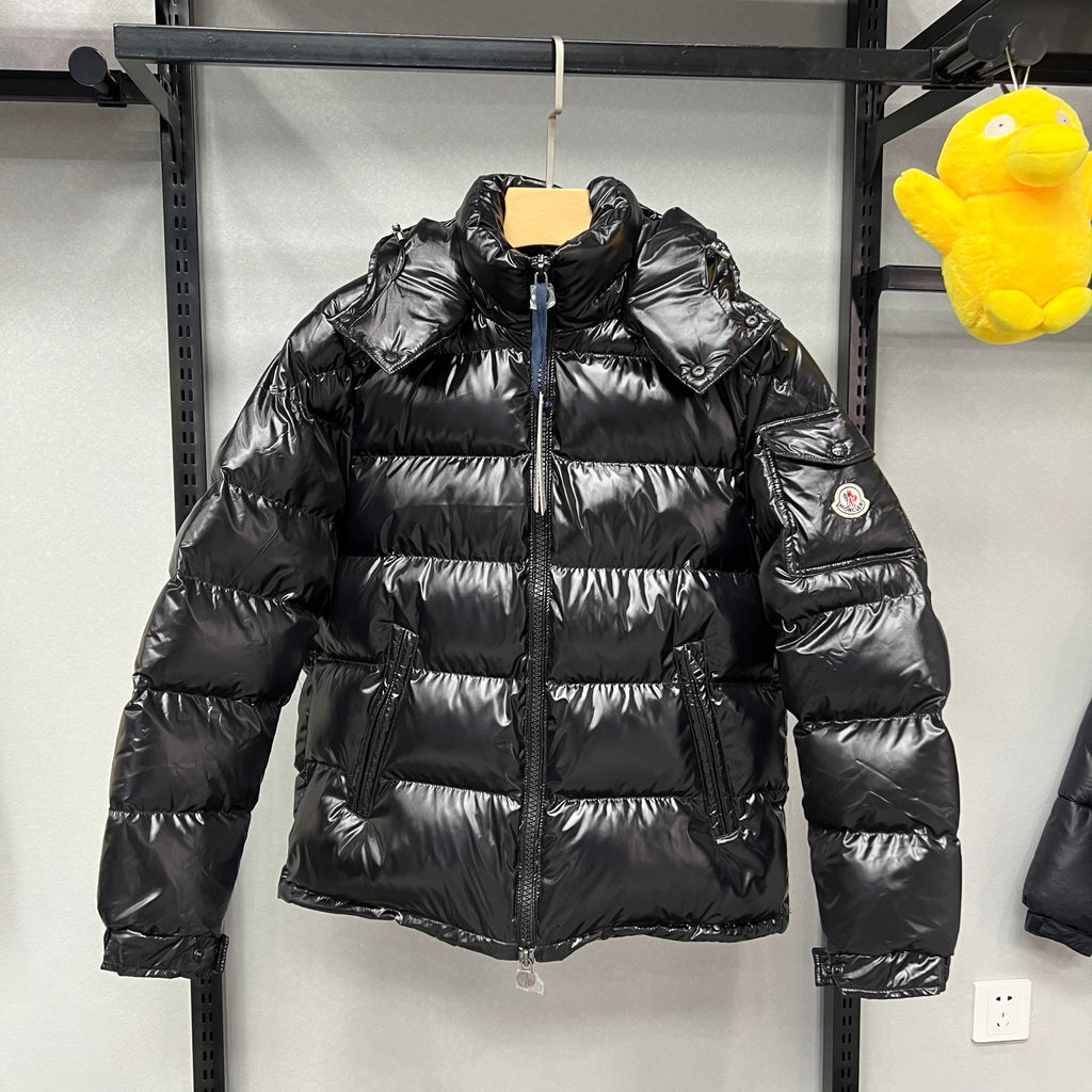 Doudoune courte Moncler brillante à capuche amovible