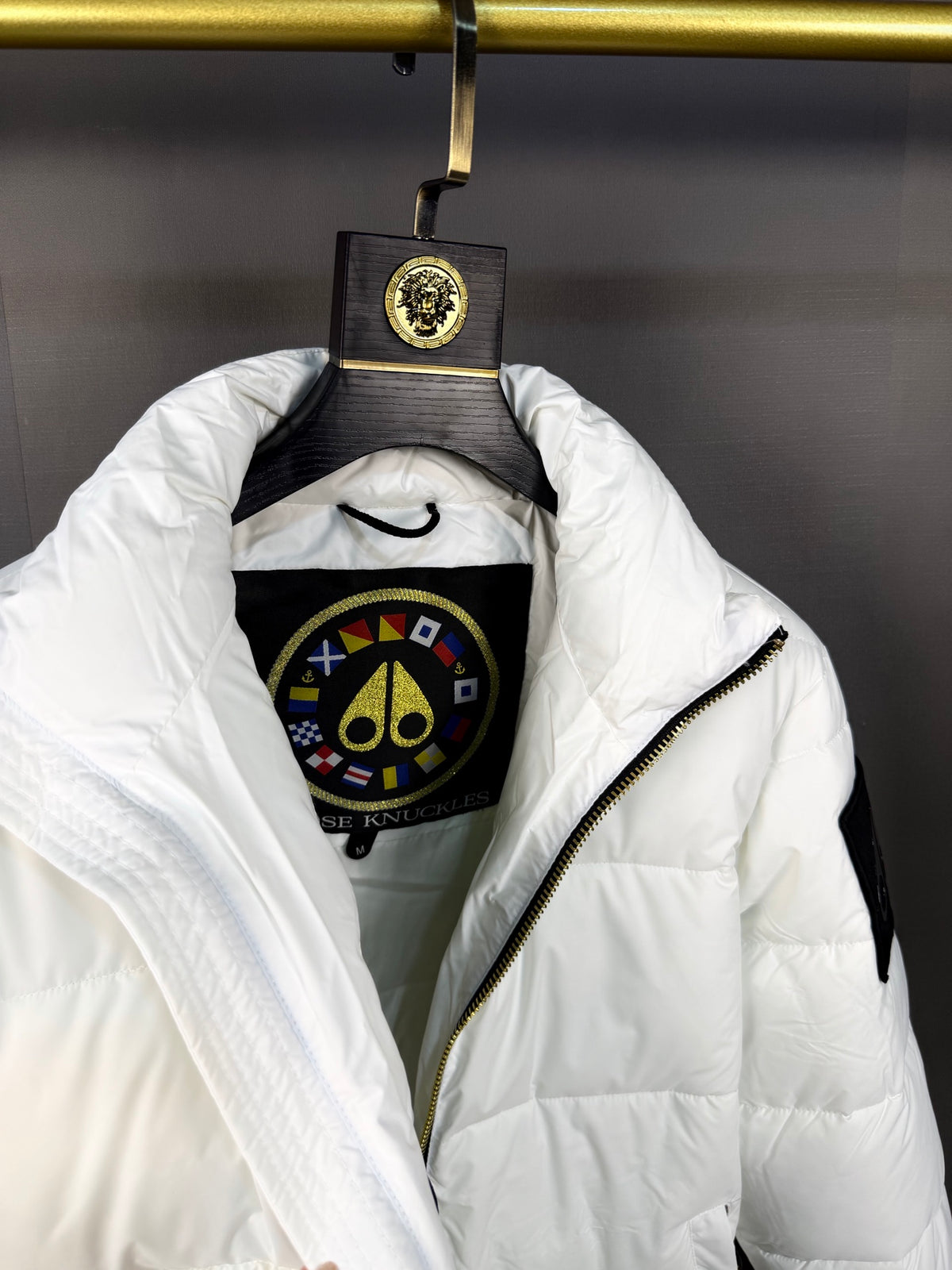 Veste matelassée blanche à col montant Moose Knuckles
