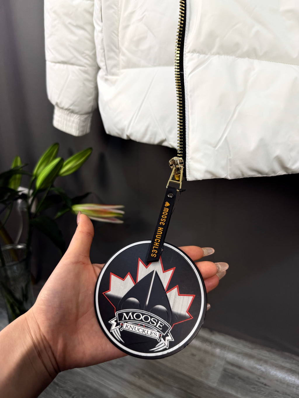 Veste matelassée blanche à col montant Moose Knuckles