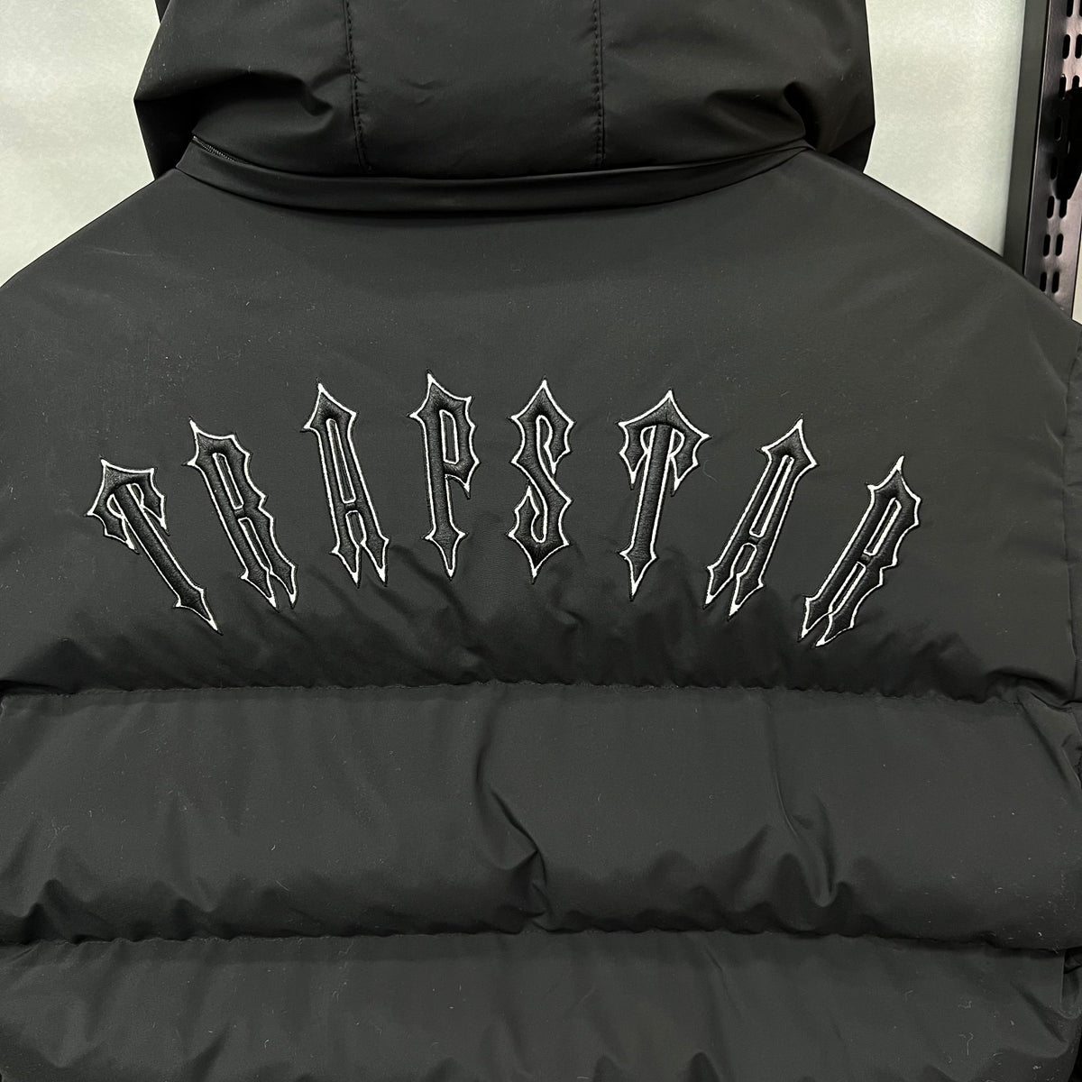 Doudoune à capuche amovible Trapstar Irongate