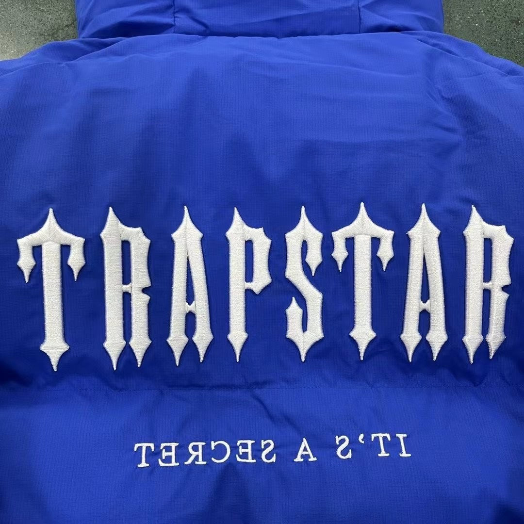 Doudoune à capuche Trapstar avec impression de lettres verticales
