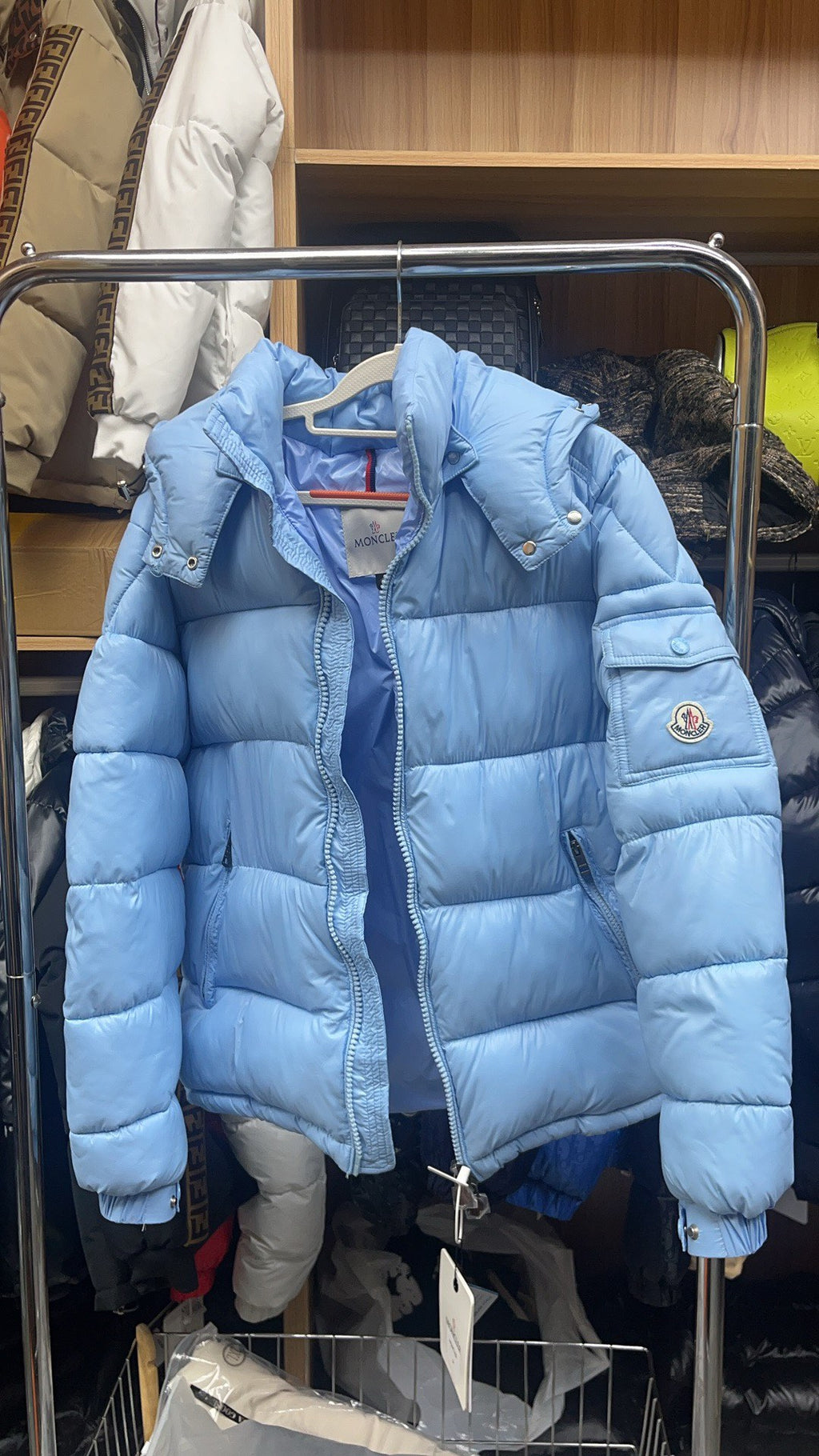 Doudoune bleu clair à capuche amovible Moncler