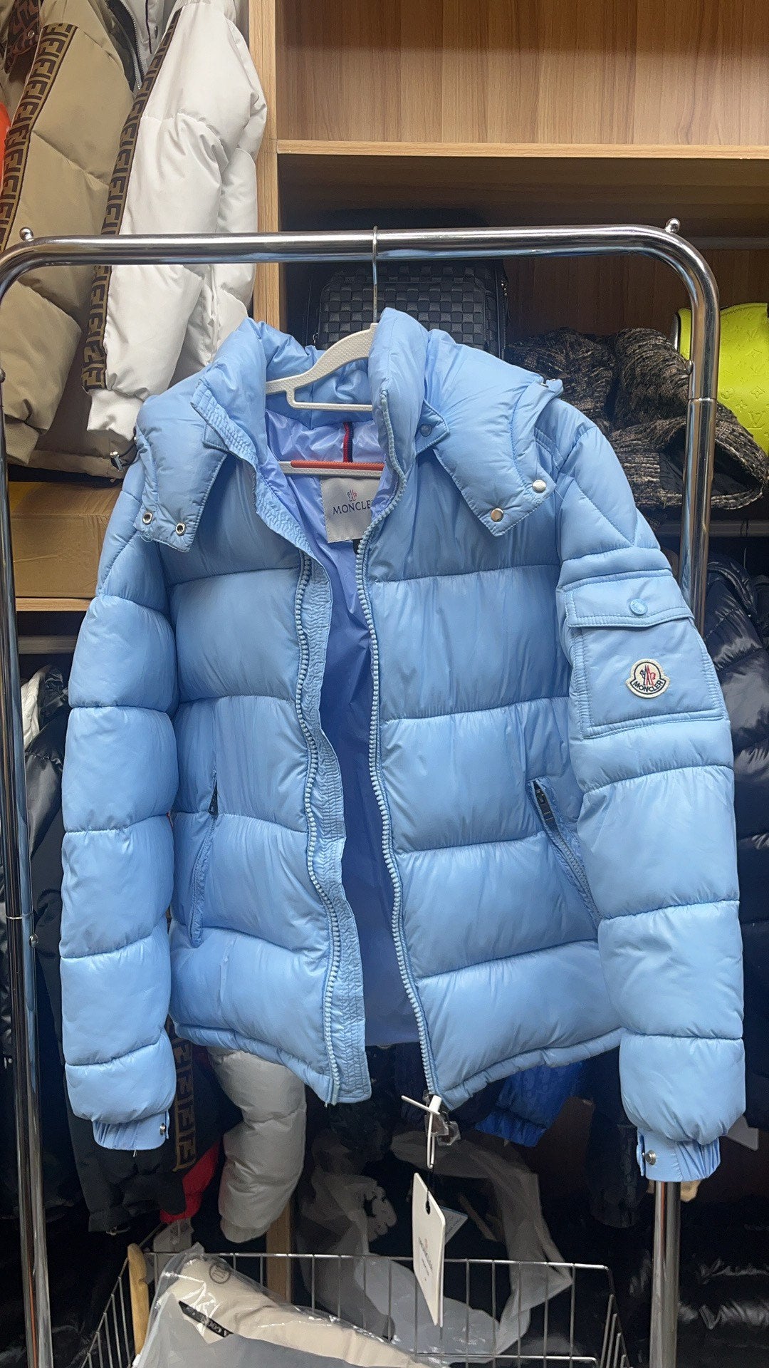 Doudoune bleu clair à capuche amovible Moncler