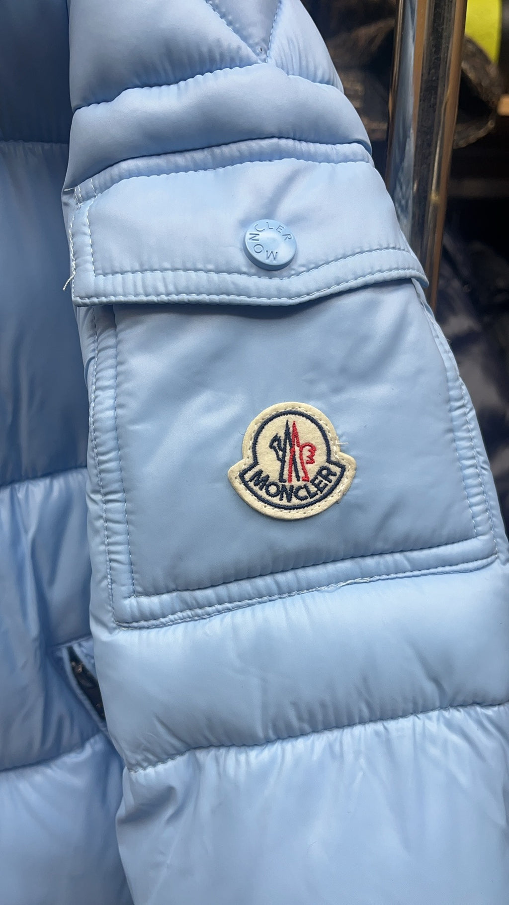 Doudoune bleu clair à capuche amovible Moncler