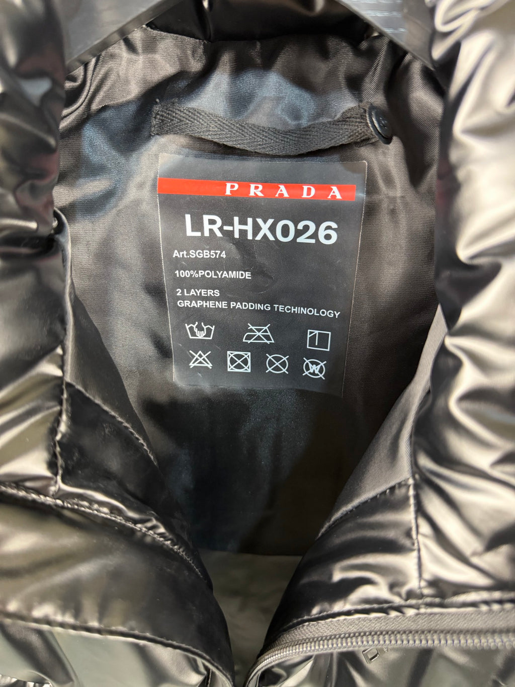 Gilet en duvet à col montant brillant avec bande rouge PRADA