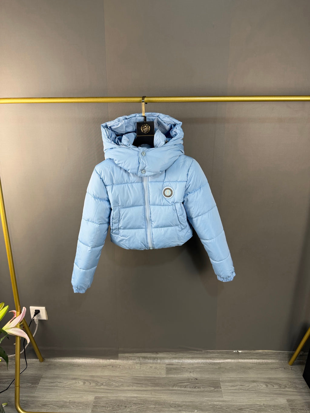 Doudoune courte à capuche brodée bleu clair TRAPSTAR
