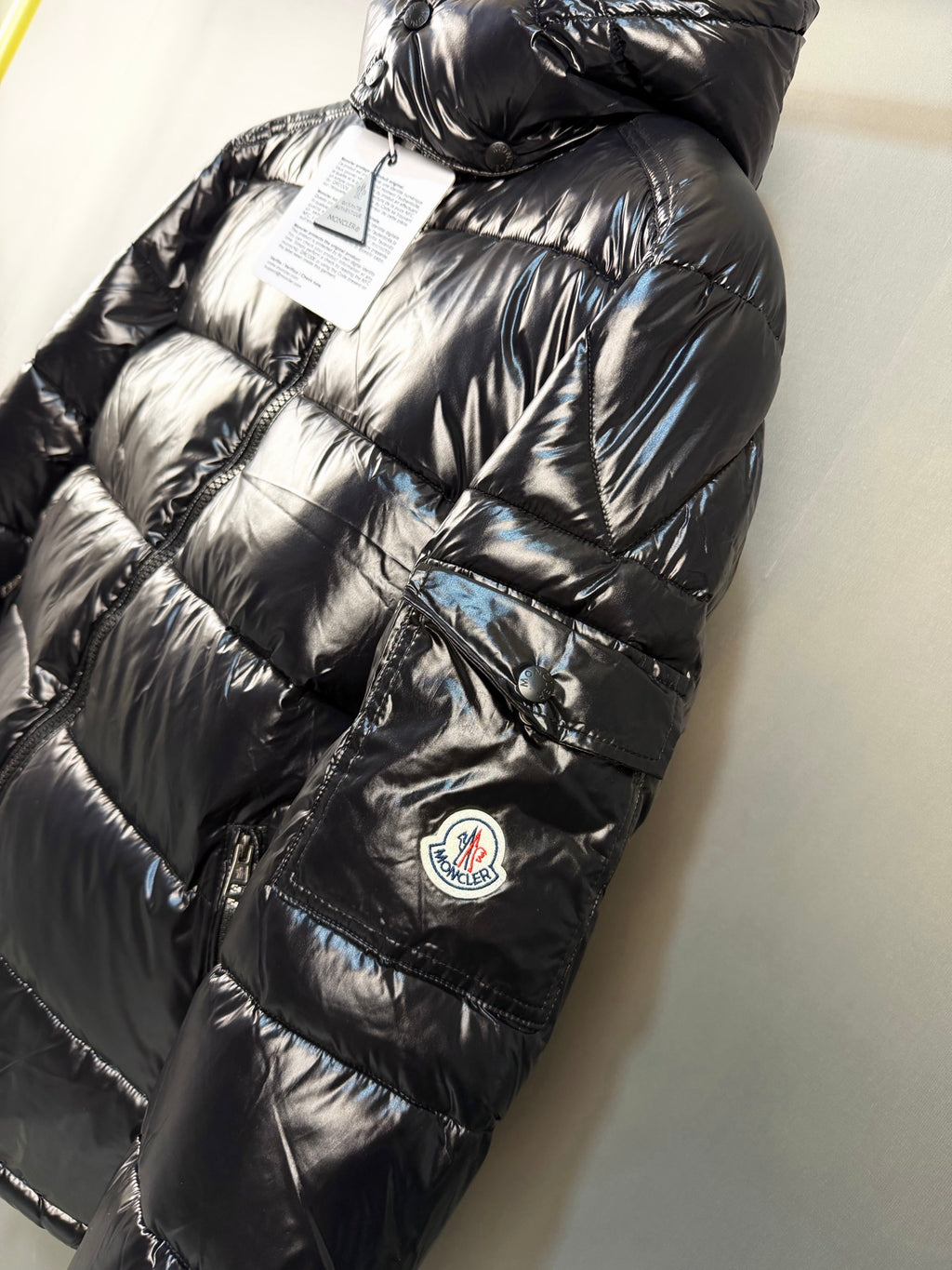 Marque et modèle：Doudoune courte à capuche brillante classique Moncler