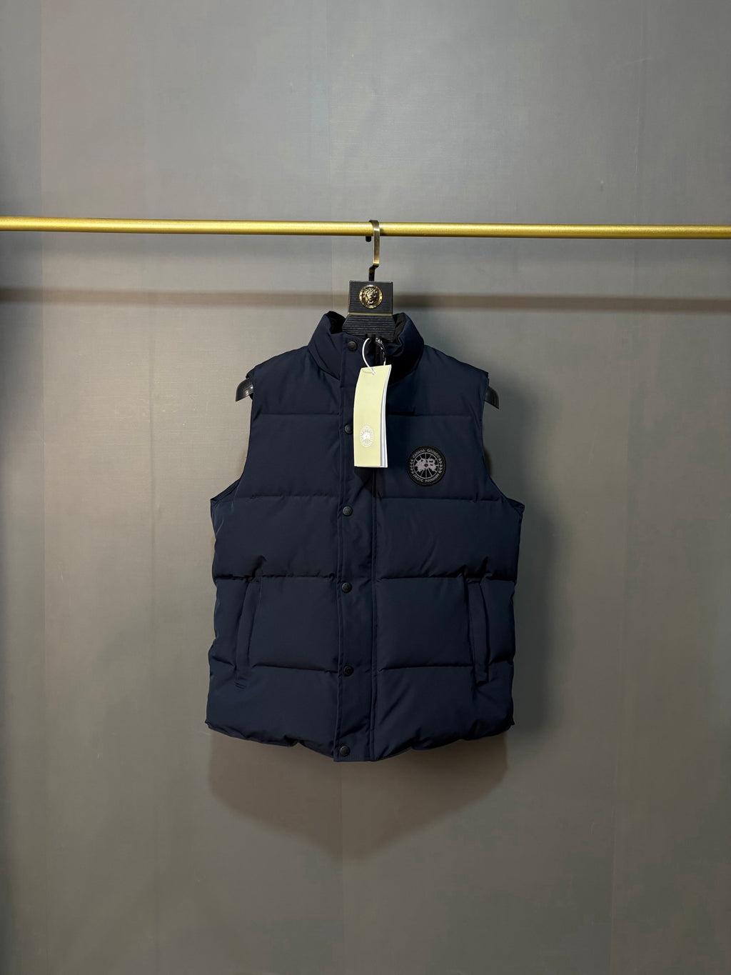 Gilet matelassé à col droit Black Label Canada Goose
