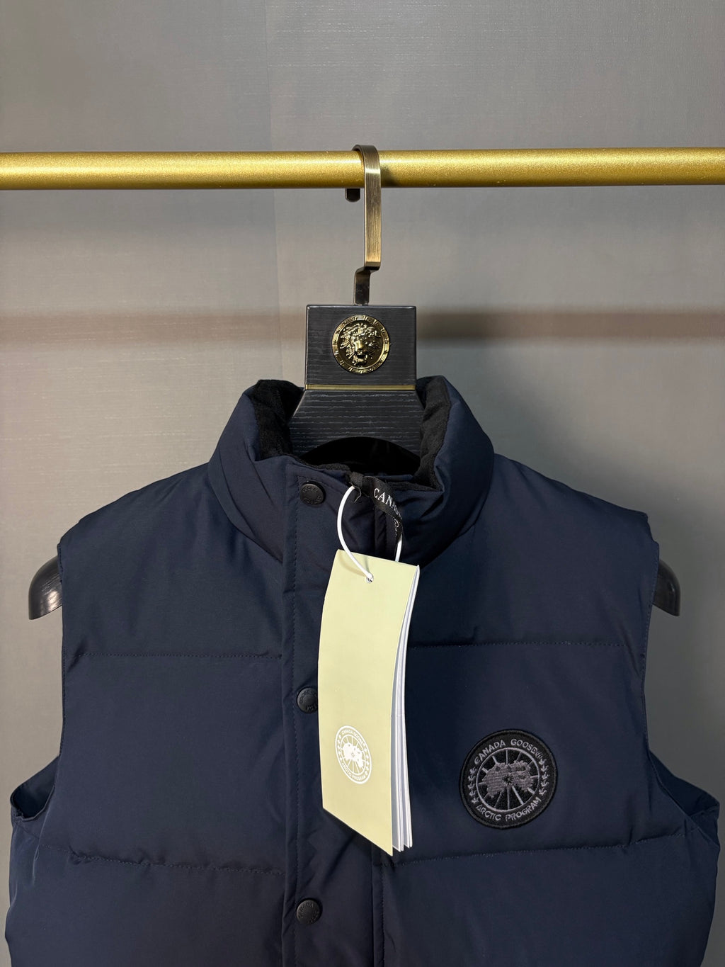 Gilet matelassé à col droit Black Label Canada Goose