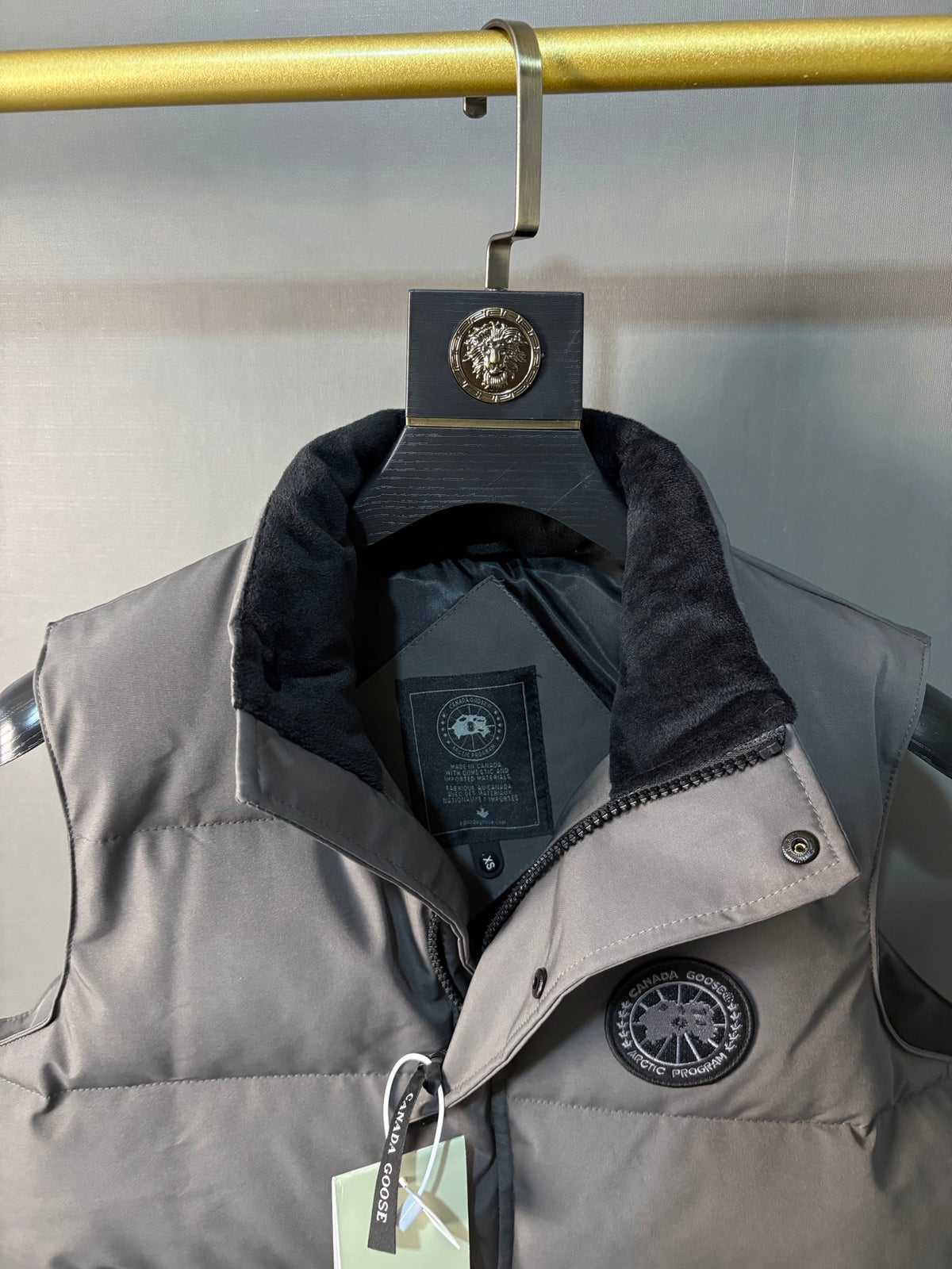 Gilet matelassé à col droit Black Label Canada Goose