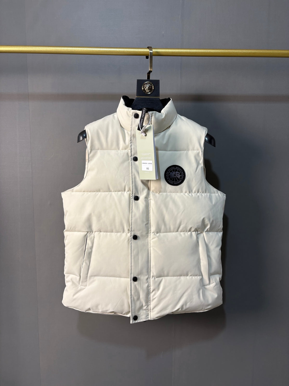 Gilet matelassé à col droit Black Label Canada Goose