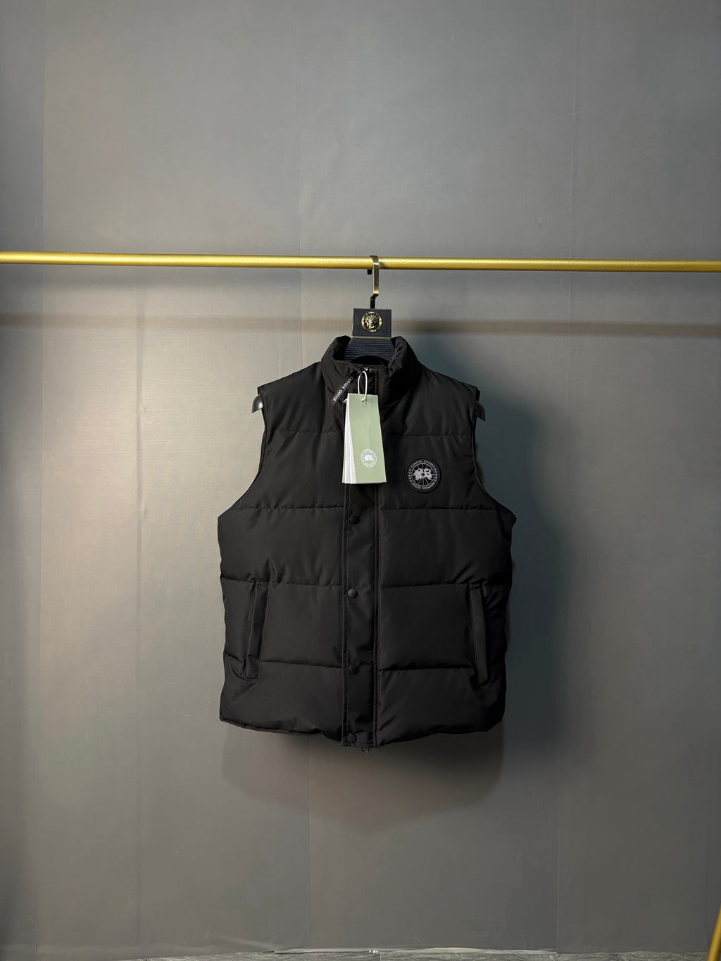 Gilet matelassé à col droit Black Label Canada Goose