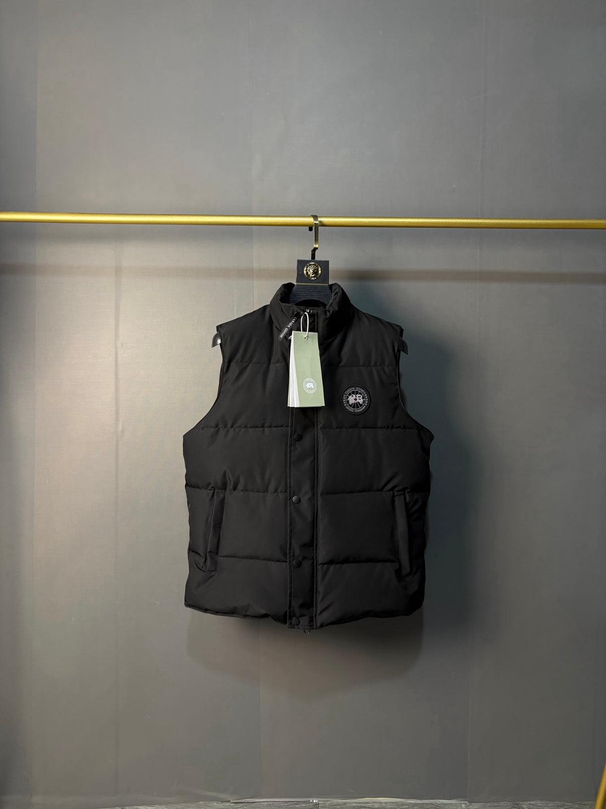 Gilet matelassé à col droit Black Label Canada Goose