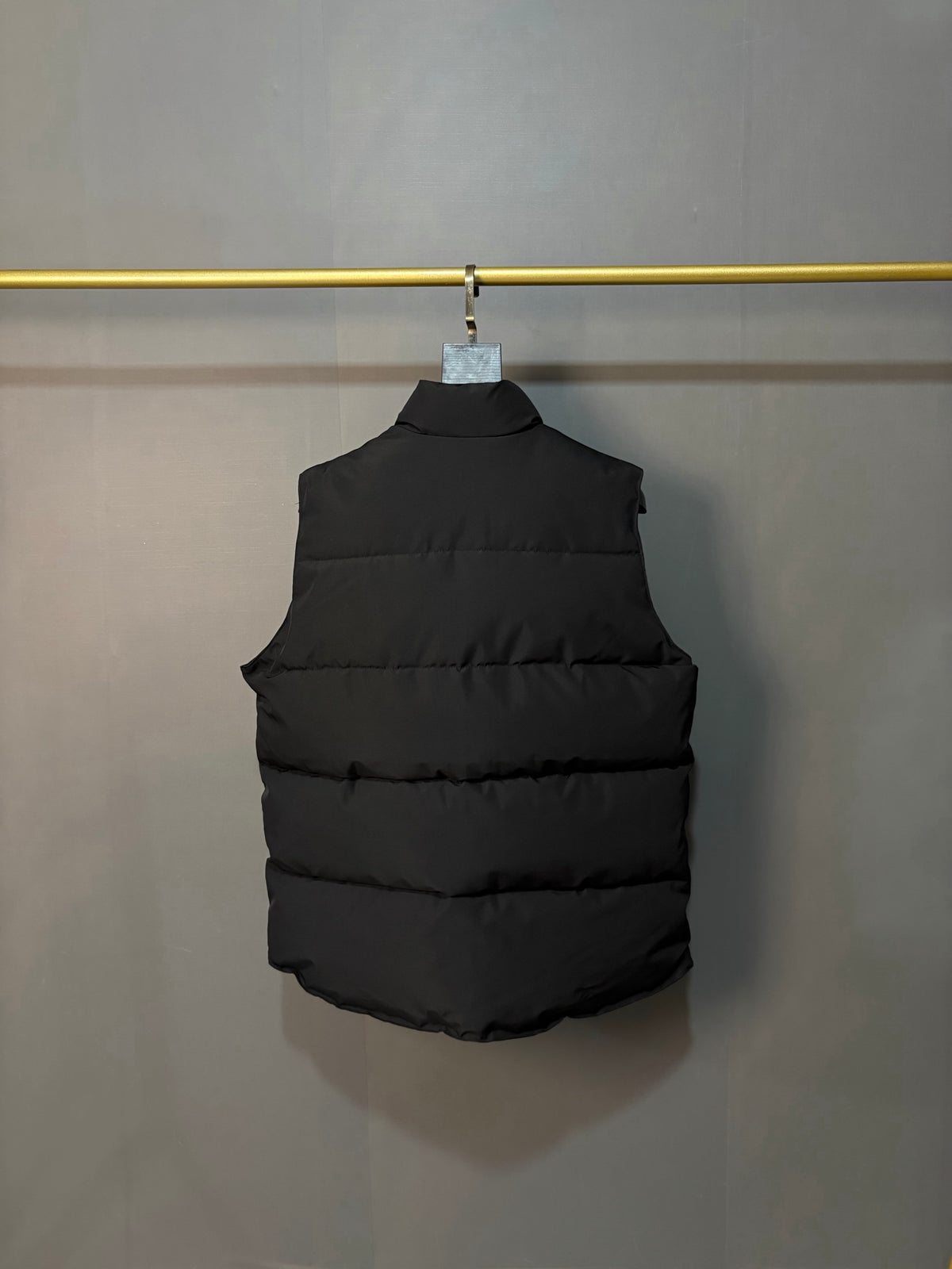 Gilet matelassé à col droit Black Label Canada Goose