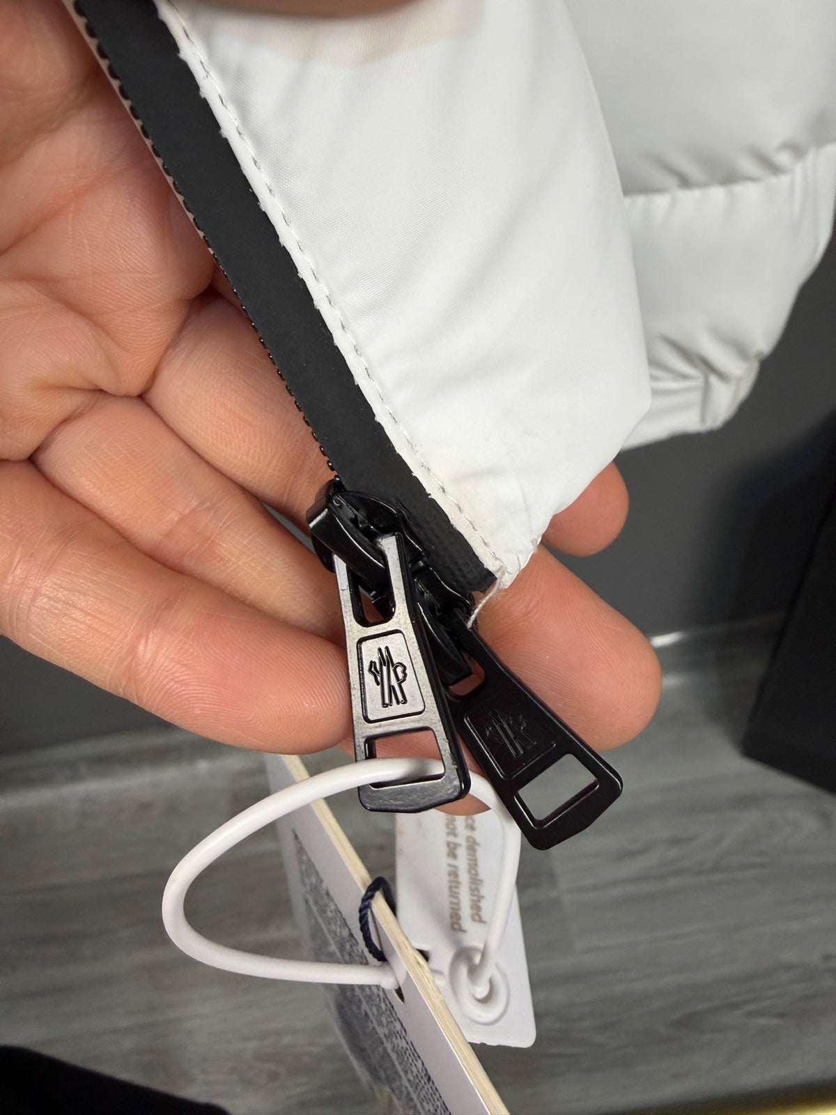 Moncler Doudoune sans manches (Blanc / Noir)
