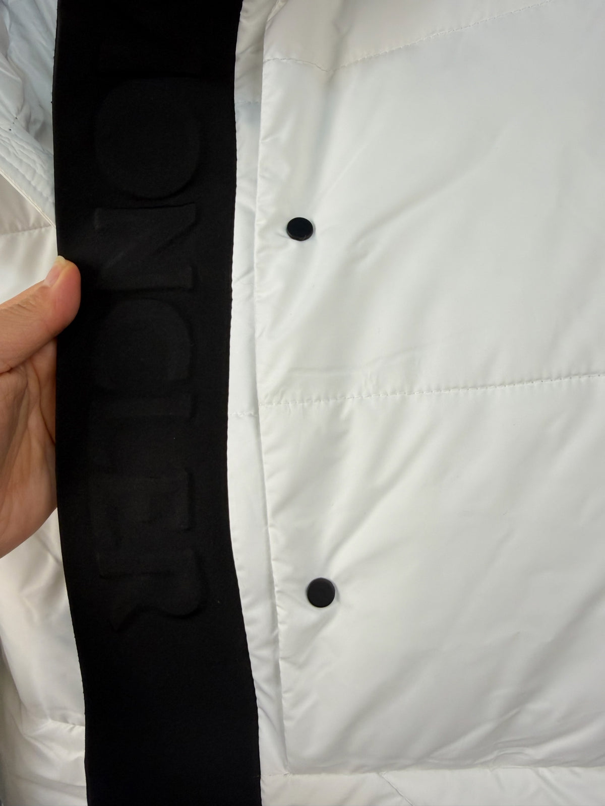Moncler Doudoune (Noir / Blanc / Gris)