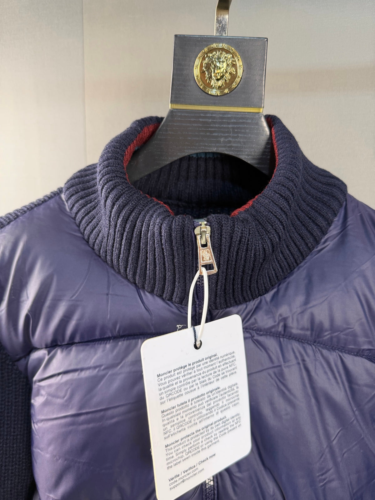 Moncler Veste hybride en duvet (Noir / Bleu)