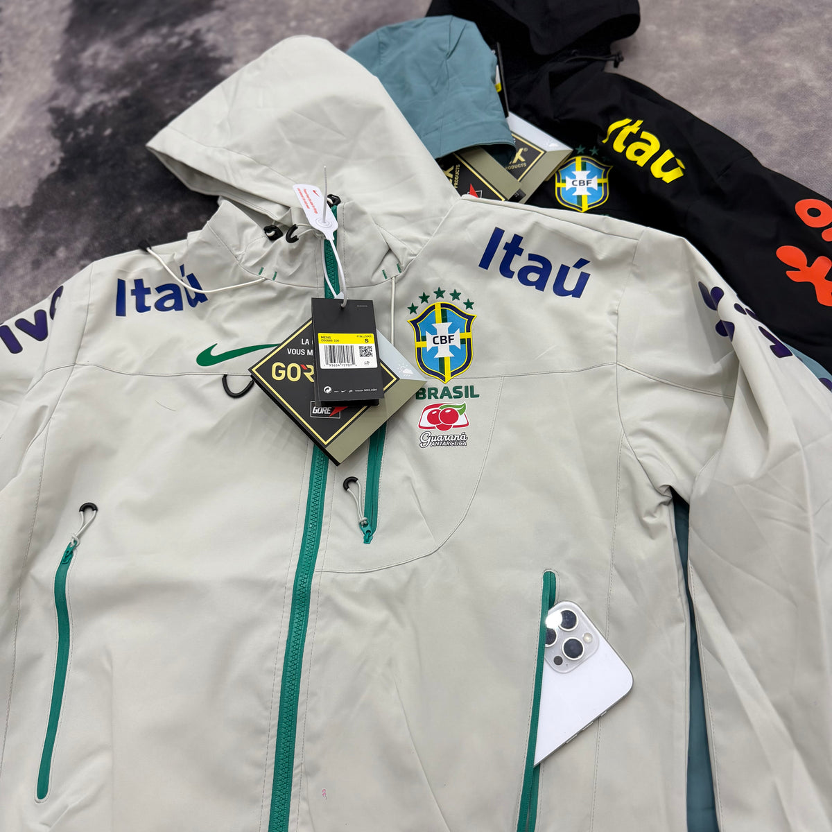 Veste coupe-vent Brésil Nike Tech Fleece Edition Limitée
